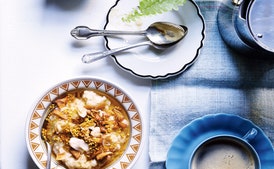 5-Grain Porridge with Bee Pollen, Apples, and Coconut