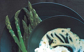 Asparagus with Roasted-Garlic AÃ¯oli