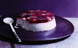 Yogurt and Brown-Sugar Panna Cotta With Grape GelÃ©e